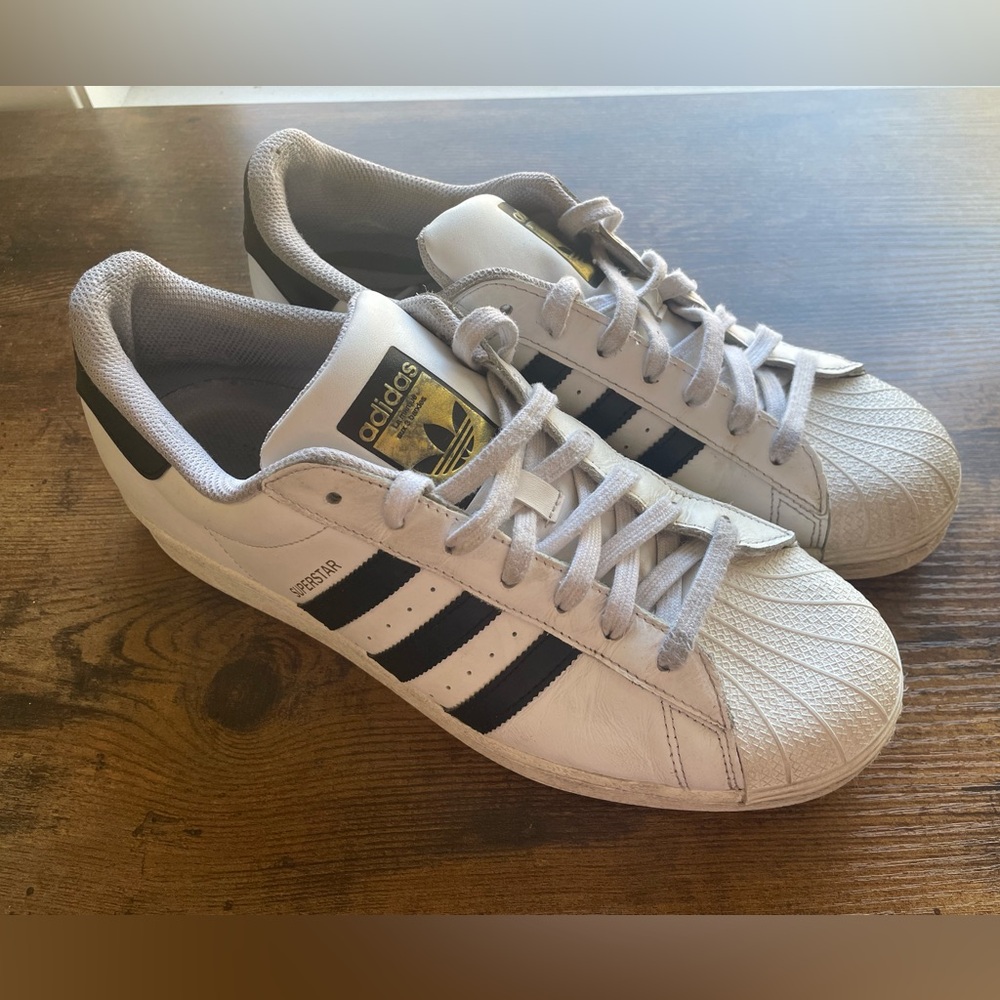Adidas Superstar White with Black Stripes men’s sz 10.5